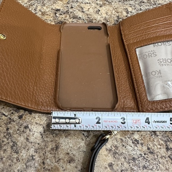 Michael Kors Light Brown Leather Zip Around Wristlet for I-Phone 6 Wallet - Picture 7 of 7